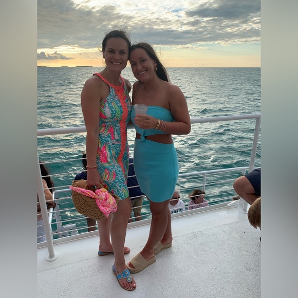 Meet your Posher, Amanda - Picture 3 of 4